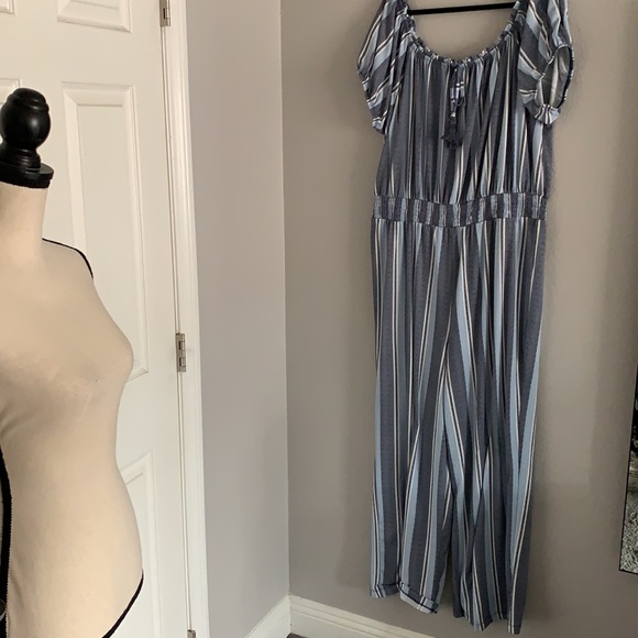 Striped blue jumpsuit - Picture 7 of 10